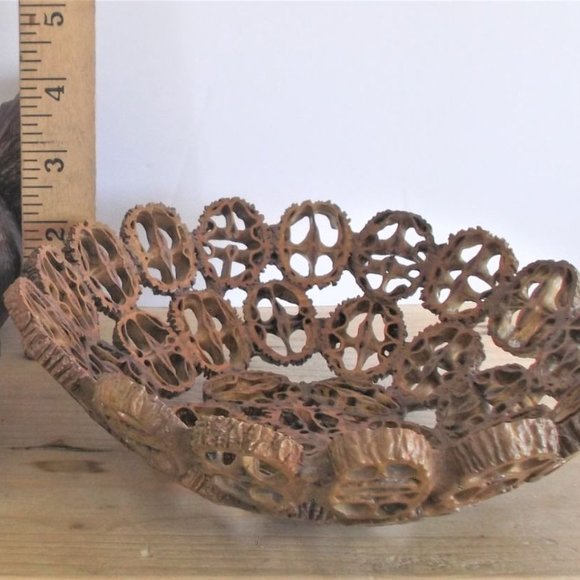 Vintage Sliced Walnut Shells Bowl, Unique Tramp Folk Art - Picture 3 of 5